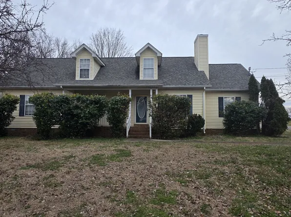 2902 Meadowhill Dr, Murfreesboro, TN 37130