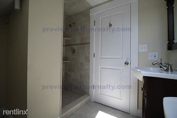 5th image of 13-17 Rogers Park Ave