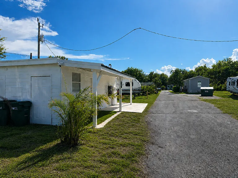 945 N Tropical Trl #7 — Photo 12