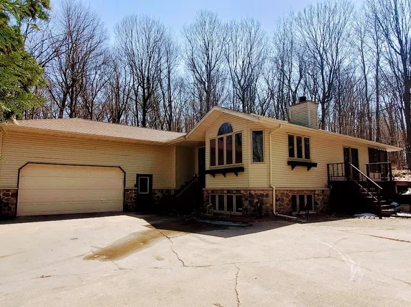 E6489 Garrity Rd, Manawa, WI 54949