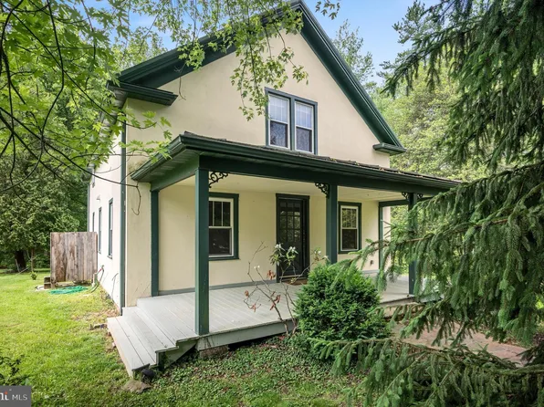 616 Pine Grove Rd, Bluemont, VA 20135