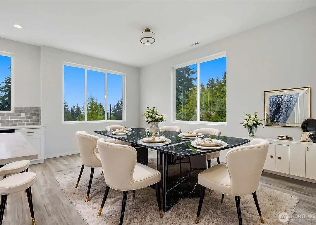 3 bed, 2.5 bath, 1922 sqft, $3,788 — Photo 4