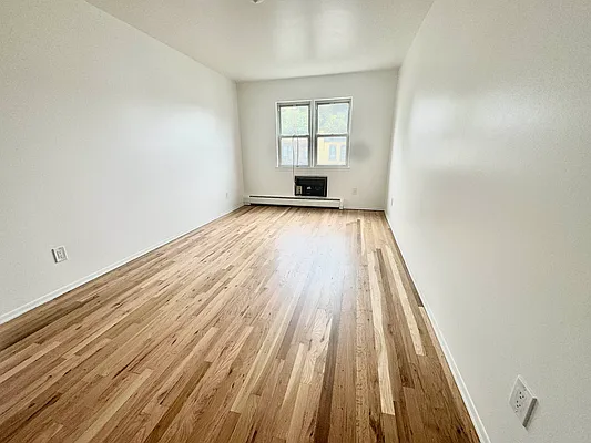 Rented by Papp Realty | media 27