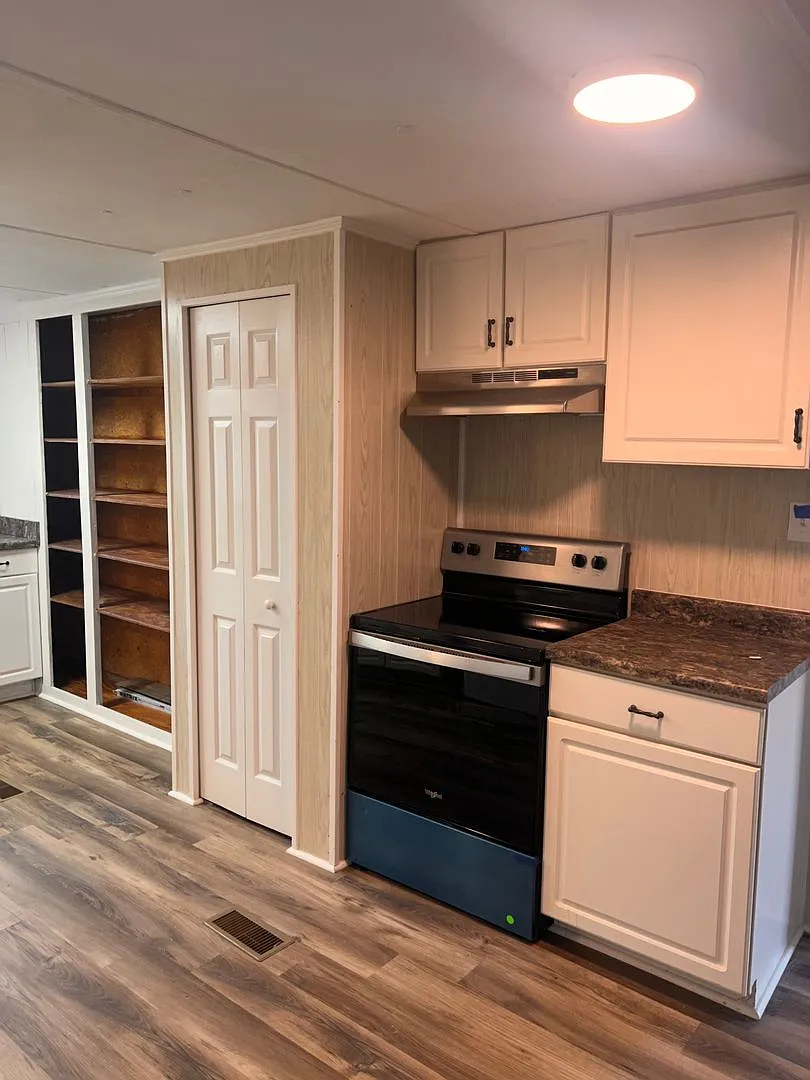 1680 Clifford Meeks Rd — Photo 1