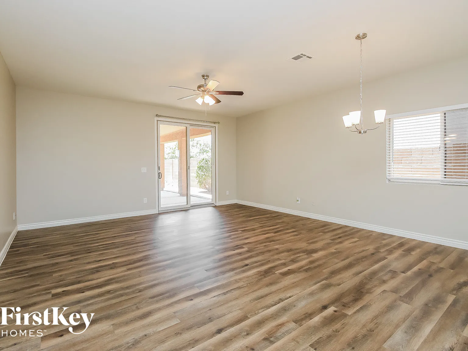 3 bed, 2.0 bath, 1576 sqft, $1,870 — Photo 4