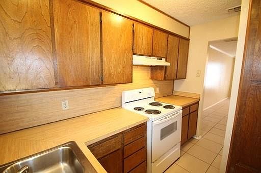 2nd image of 3824 Coates Cir #3828