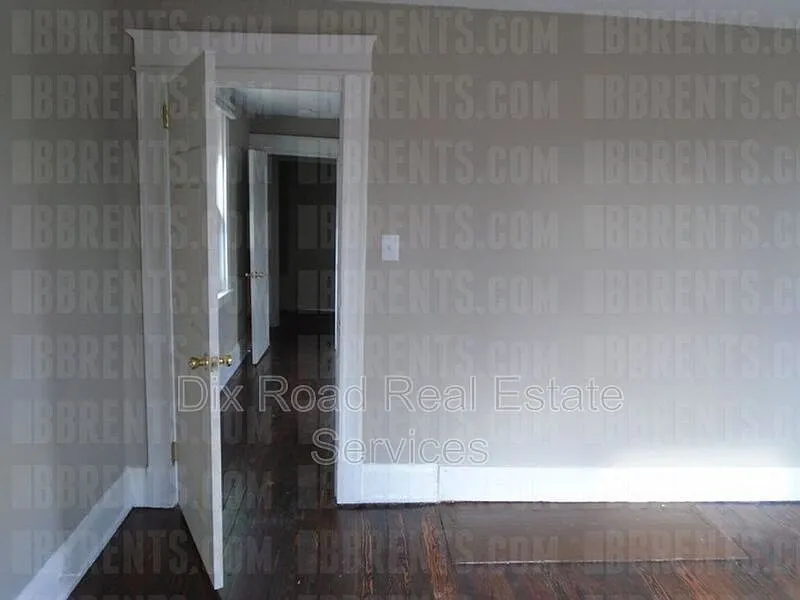 3 bed, 1.0 bath, 1152 sqft, $1,495 — Photo 3