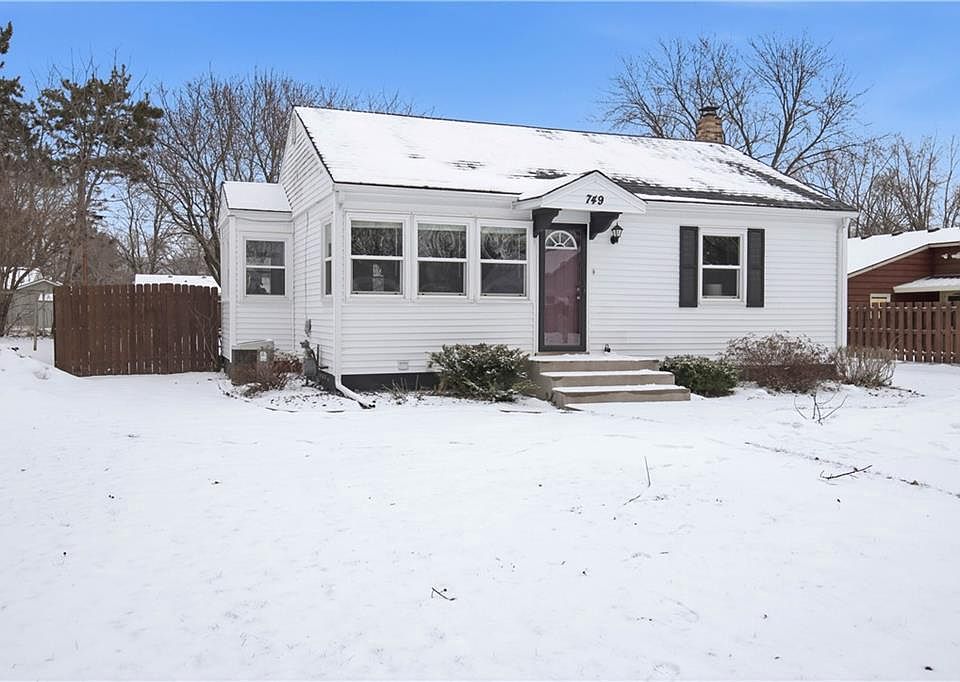 1st image of 749 Maple Street