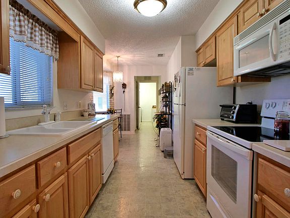 5th image of 2093 NW 50th Cir