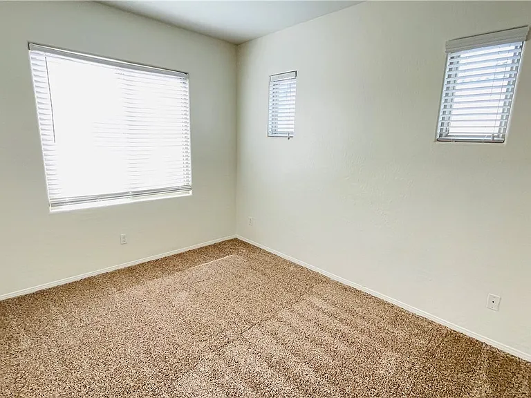669 Emerald Idol Pl — Photo 15