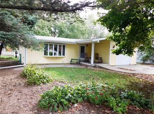 1930 West St, Grinnell, IA 50112