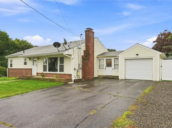36 Brookfield Dr, Cranston, RI 02920