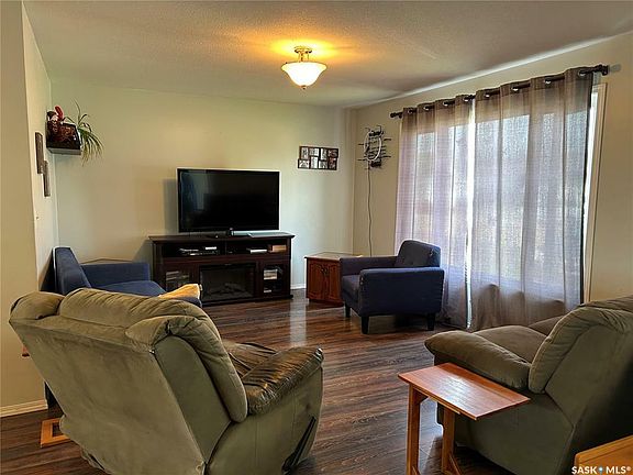 2nd image of 615 1st Ave S