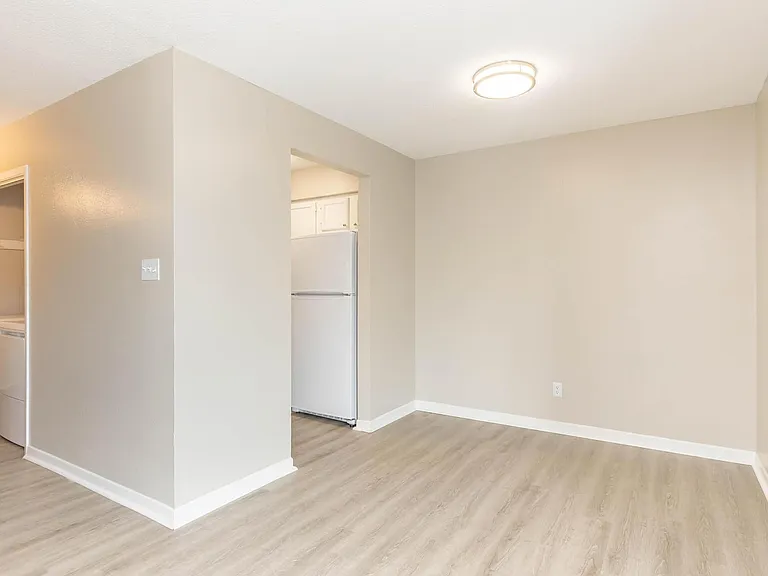 Blake's Crossing Apartments — Photo 11