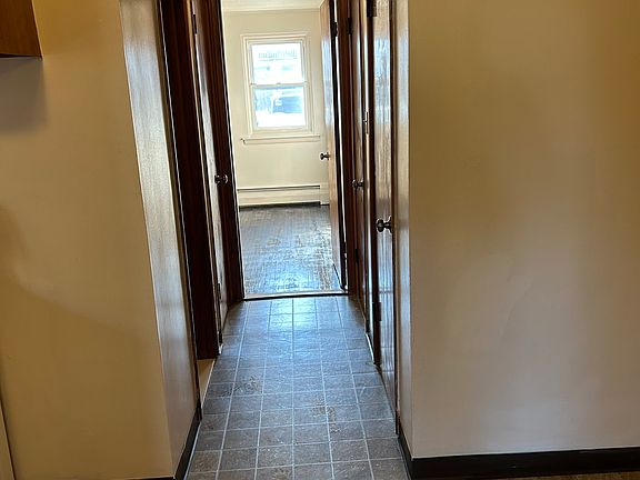 3rd image of 3 Saint James Pl APT 2