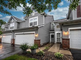 2760 Spy Glass Dr, Chaska, MN 55318