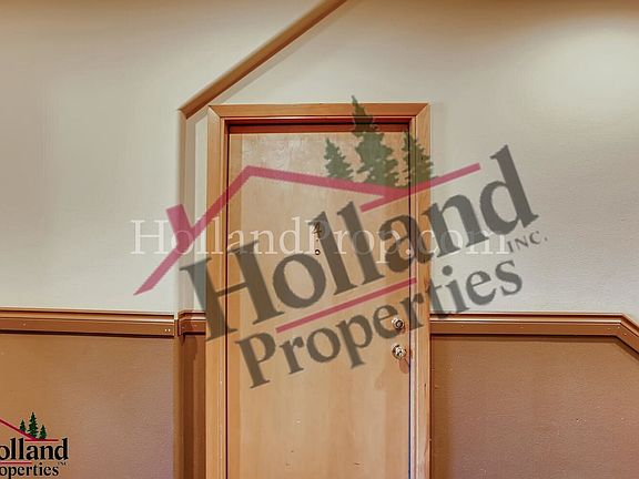 5th image of 1806 Elm St APT 4