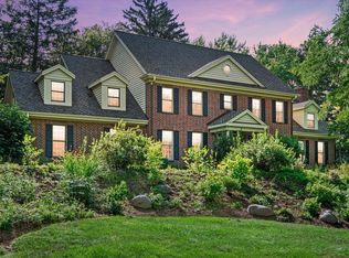 120 Monastery Hill Dr, Oconomowoc, WI