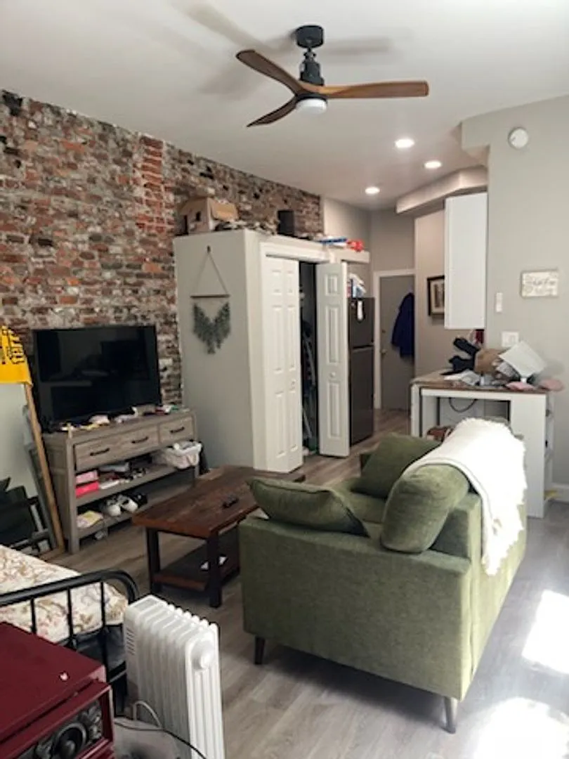 Building Photo - 808 S 2nd St #1C