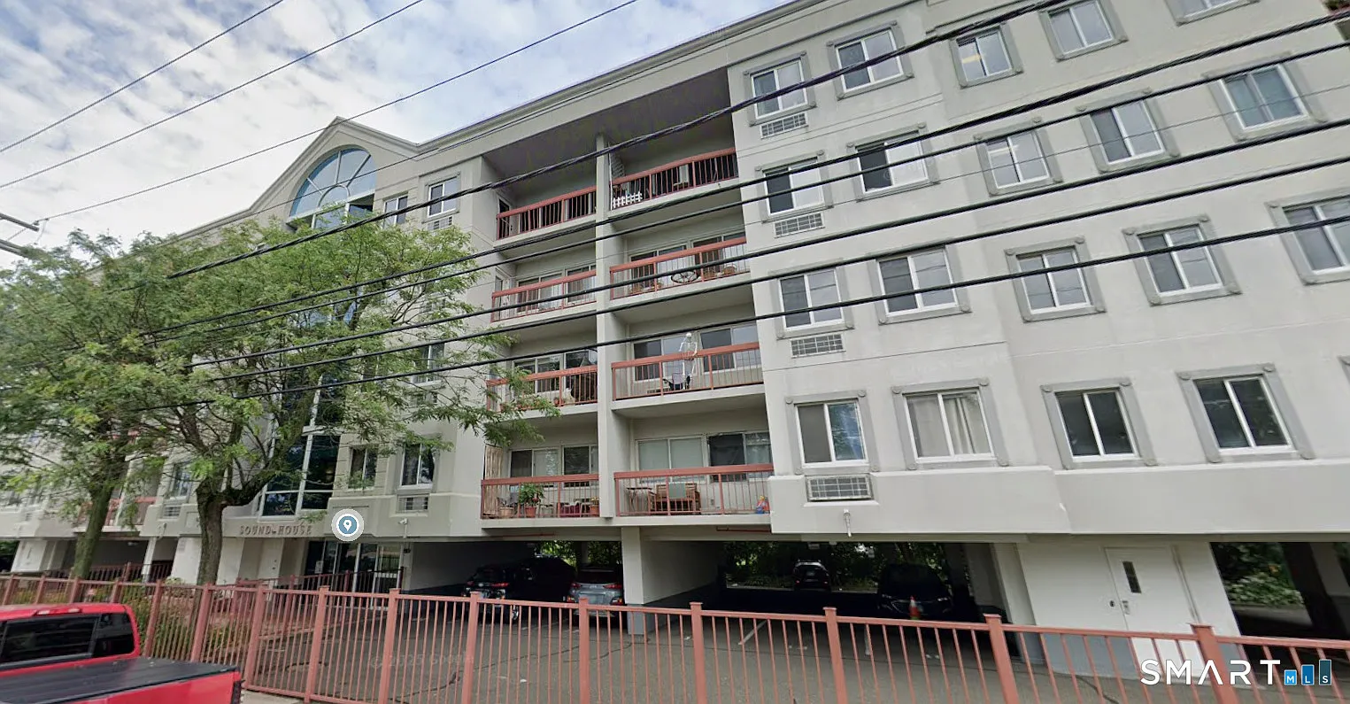 1 bed, 1.0 bath, 925 sqft, $1,800 — Photo 1