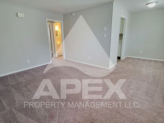2nd image of 301 Dahlia Dr Unit 8