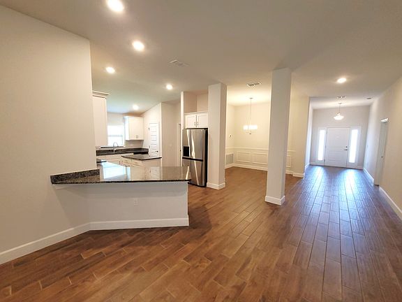 5th image of 4829 Summit View Way