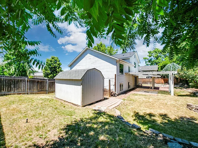 1802 N Heath Ave — Photo 31