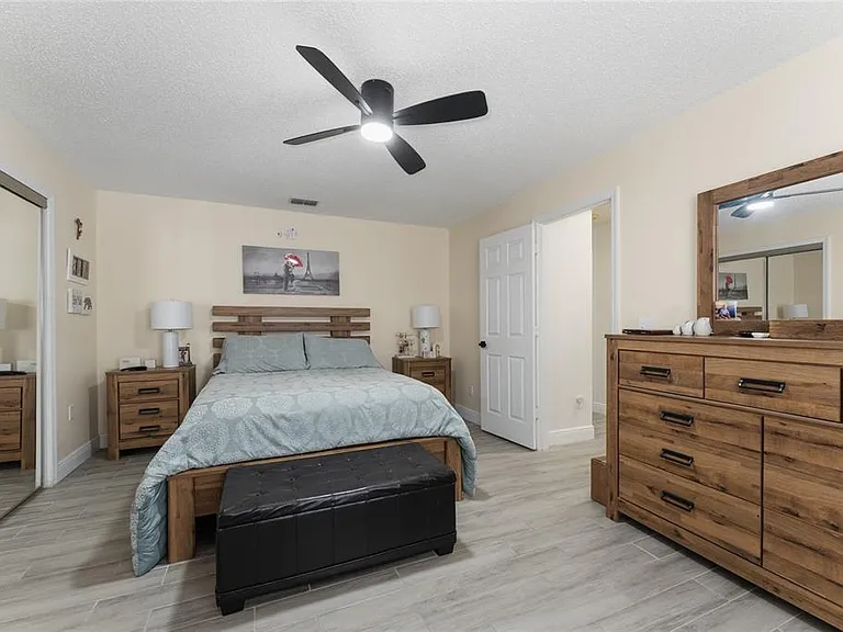 271 Indian Point Cir — Photo 12