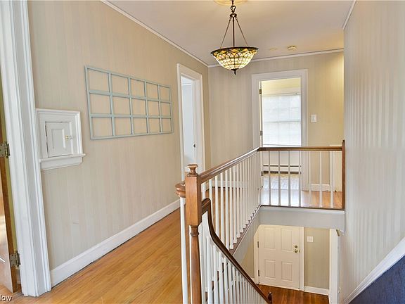 3rd image of 4829 Oak Knoll Dr