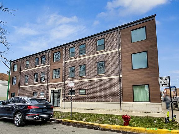 2nd image of 3701 W Diversey Ave
