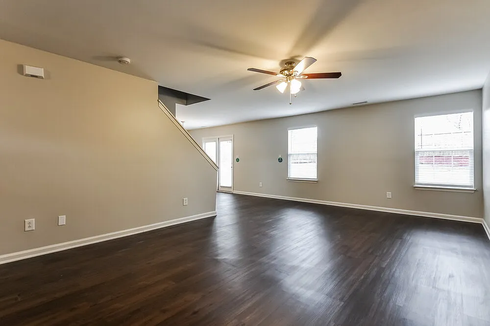 Building Photo - 4027 Taylor Oaks Dr