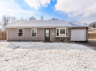 1024 Oakland Dr, Streamwood, IL
