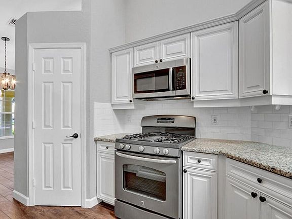 5th image of 1097 Egret Cir N