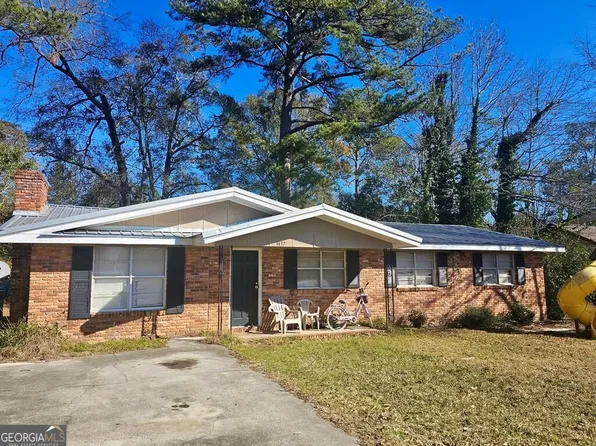 1437 Peach St, Dublin, GA 31021