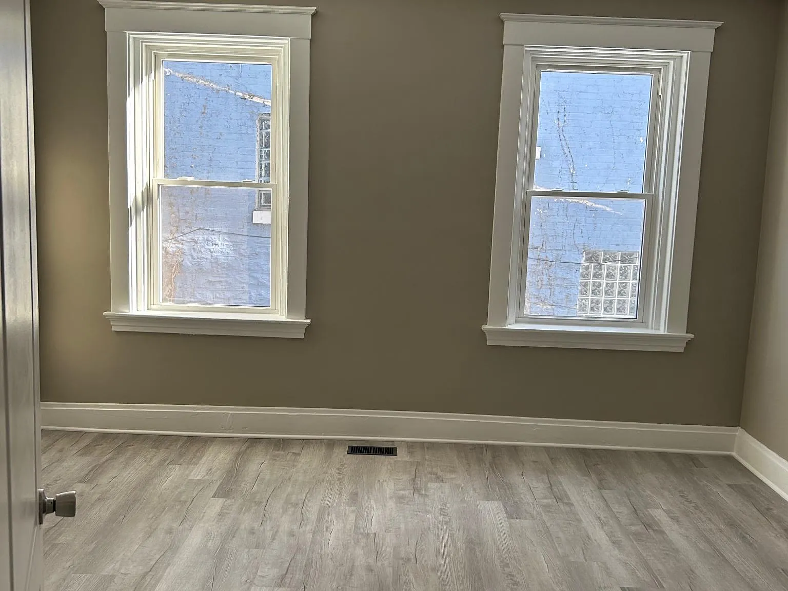 425 McGregor Ave — Photo 4