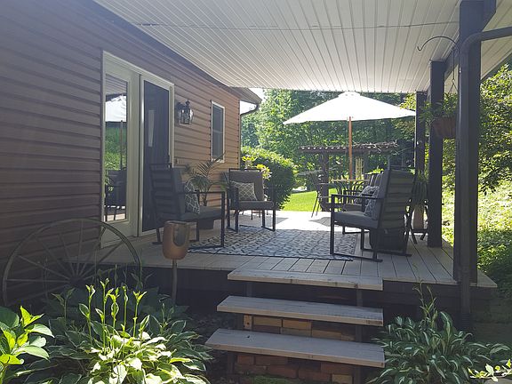 Private deck in back
