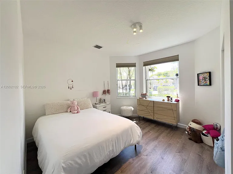 2486 Bay Isle Dr — Photo 24