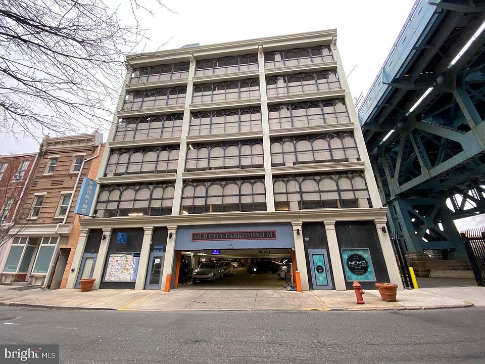 2nd image of 231 N 2nd St #229
