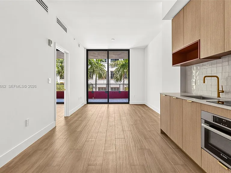 90 NE 32nd St #209 — Photo 8