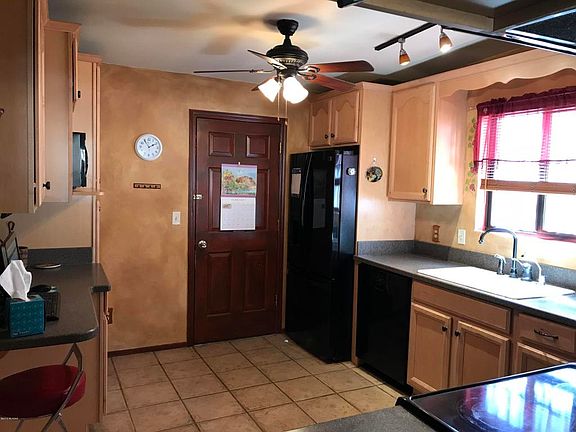 3rd image of 184 W Lillian Ln