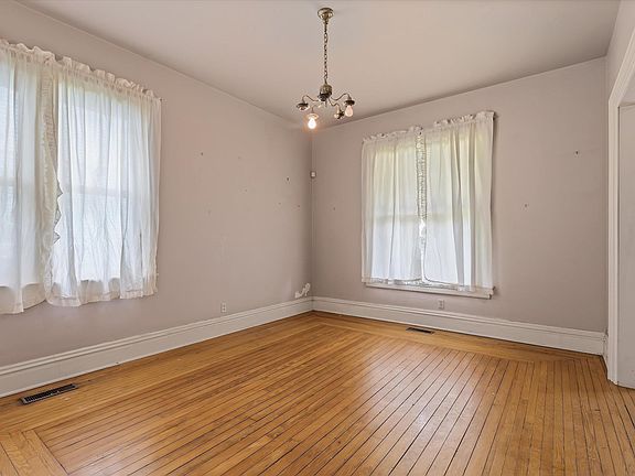 5th image of 716 W Colfax Ave