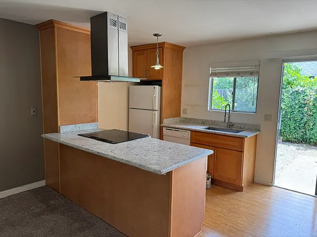 3925 Solano Ave — Photo 2