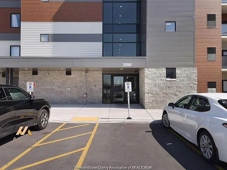2550 Sandwich West Pkwy #402 — Photo 4