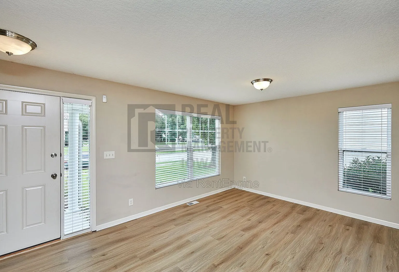 3 bed, 2.5 bath, 1734 sqft, $2,195 — Photo 3