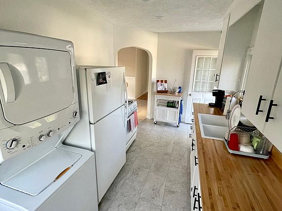 5th image of 282 Long Ave Floor 2