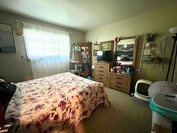 5th image of W155N11352 Sylvan Cir #1