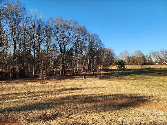 5th image of 5020 Carolina North Dr