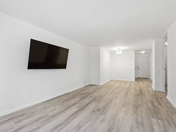 2nd image of 275 Greenwich St APT 4J