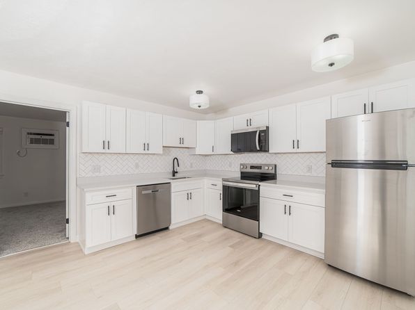 9613 1st Bay St APT 4