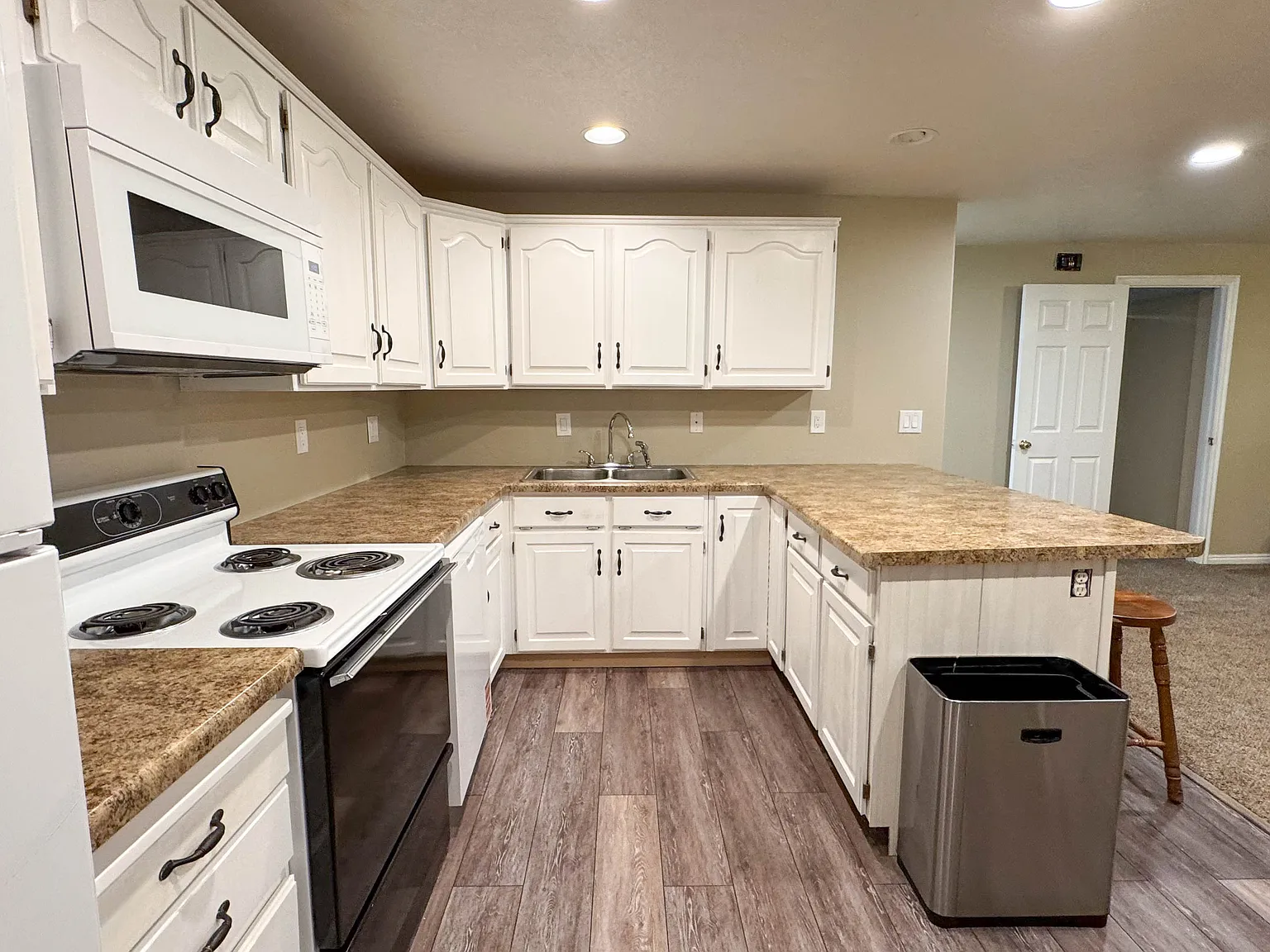 2 bed, 1198 sqft, $1,200 — Photo 3